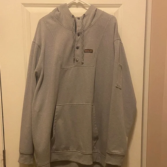 Patagonia Men's Light Gray Hoodie - Picture 1 of 3